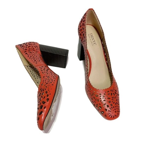 Isaac Mizrahi Orange Heels with Cutout Design - Picture 6 of 12